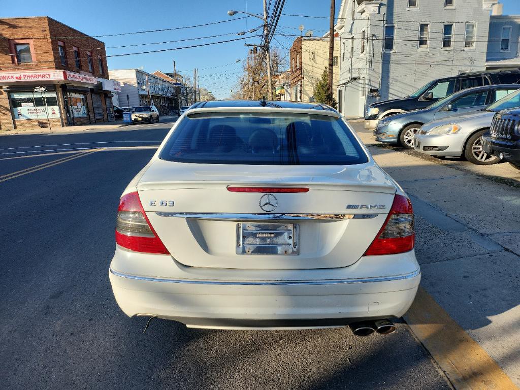 2008 Mercedes-Benz E-Class Image 4