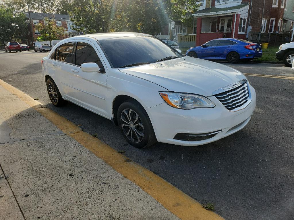2012 Chrysler 200 Image 7