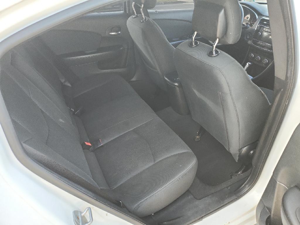 2012 Chrysler 200 Image 14