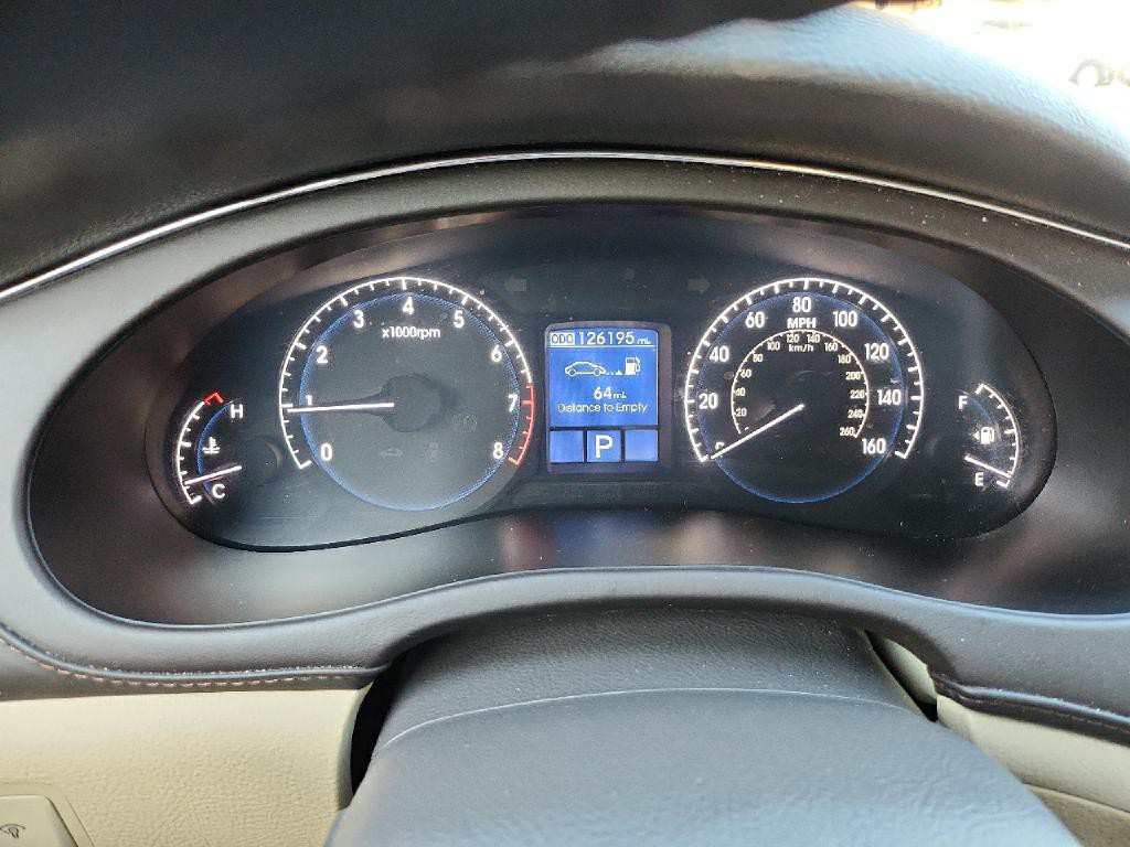 2011 Hyundai Genesis Image 19