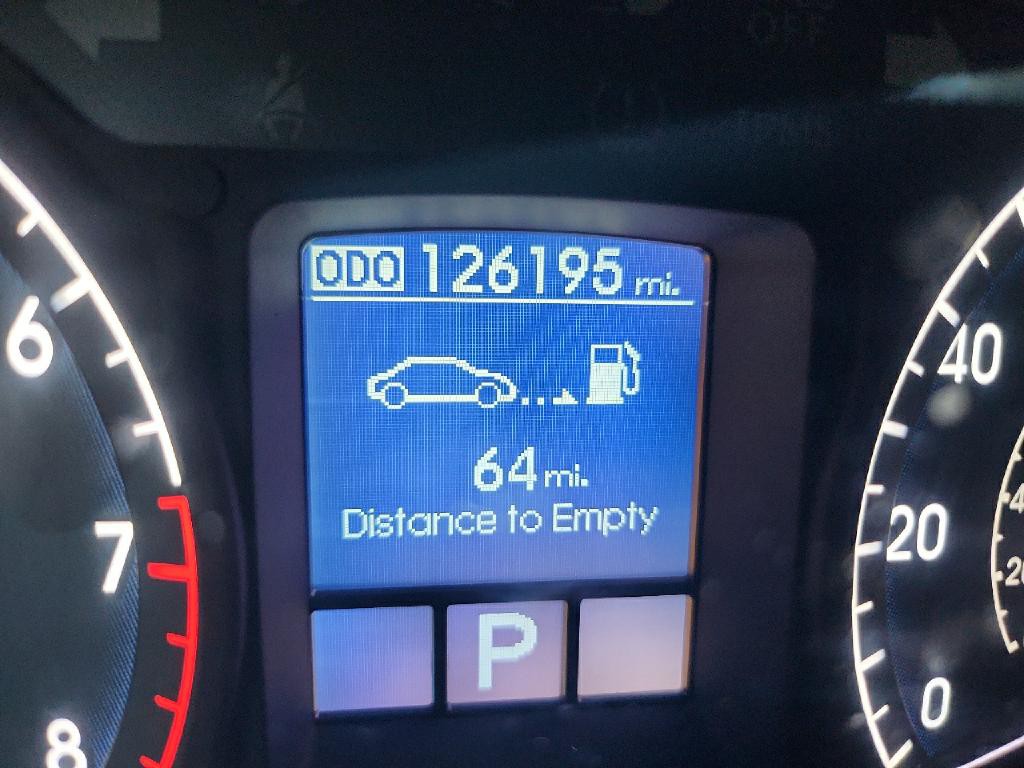 2011 Hyundai Genesis Image 20