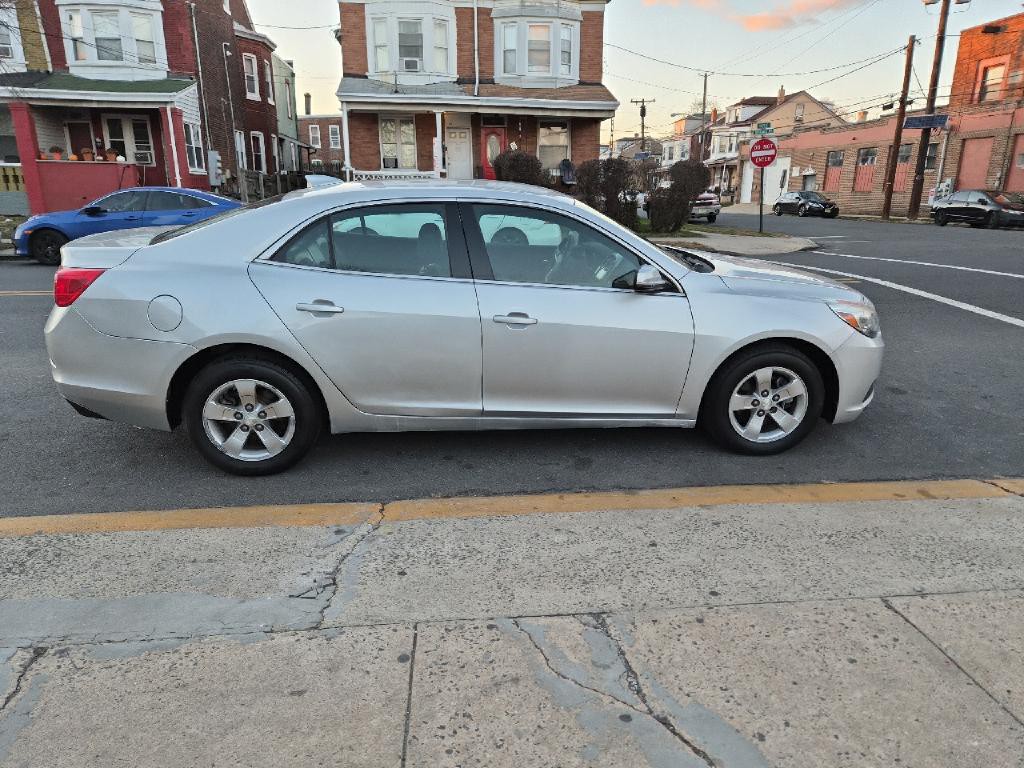 2016 Chevrolet Malibu Image 6