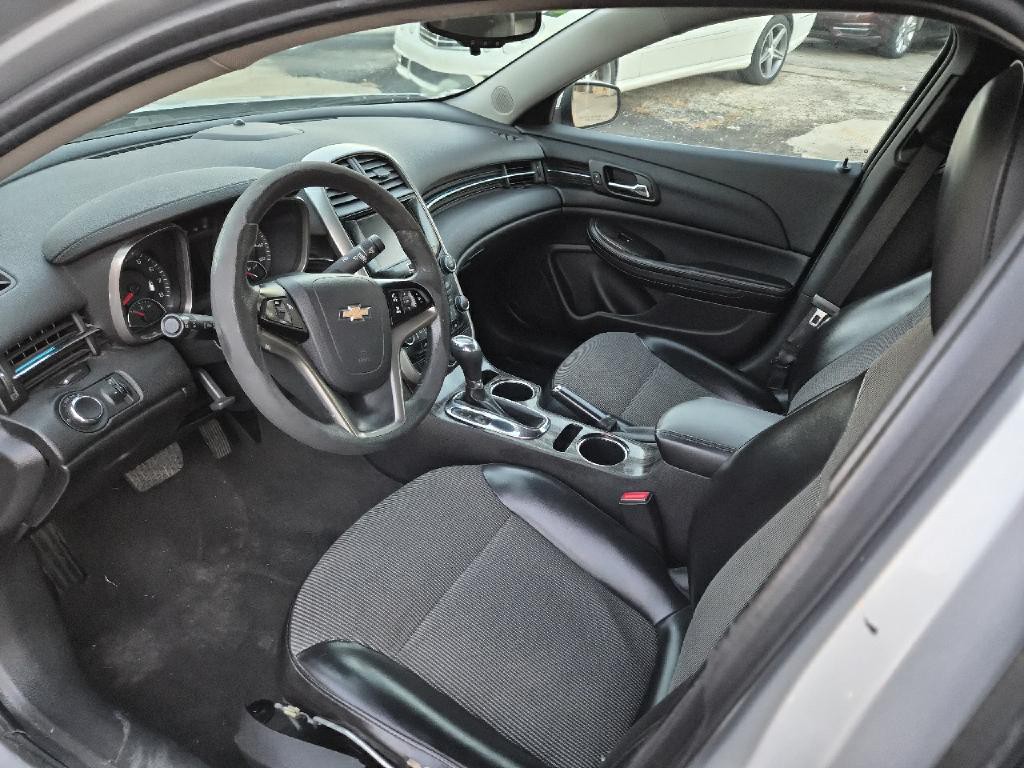 2016 Chevrolet Malibu Image 9