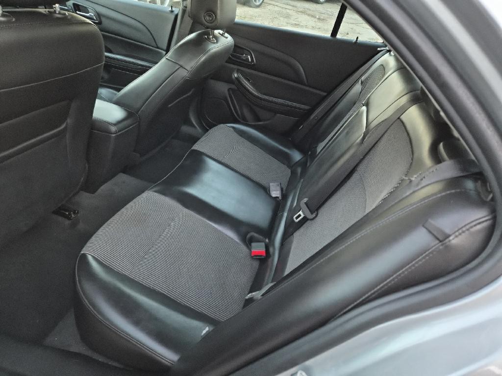 2016 Chevrolet Malibu Image 11