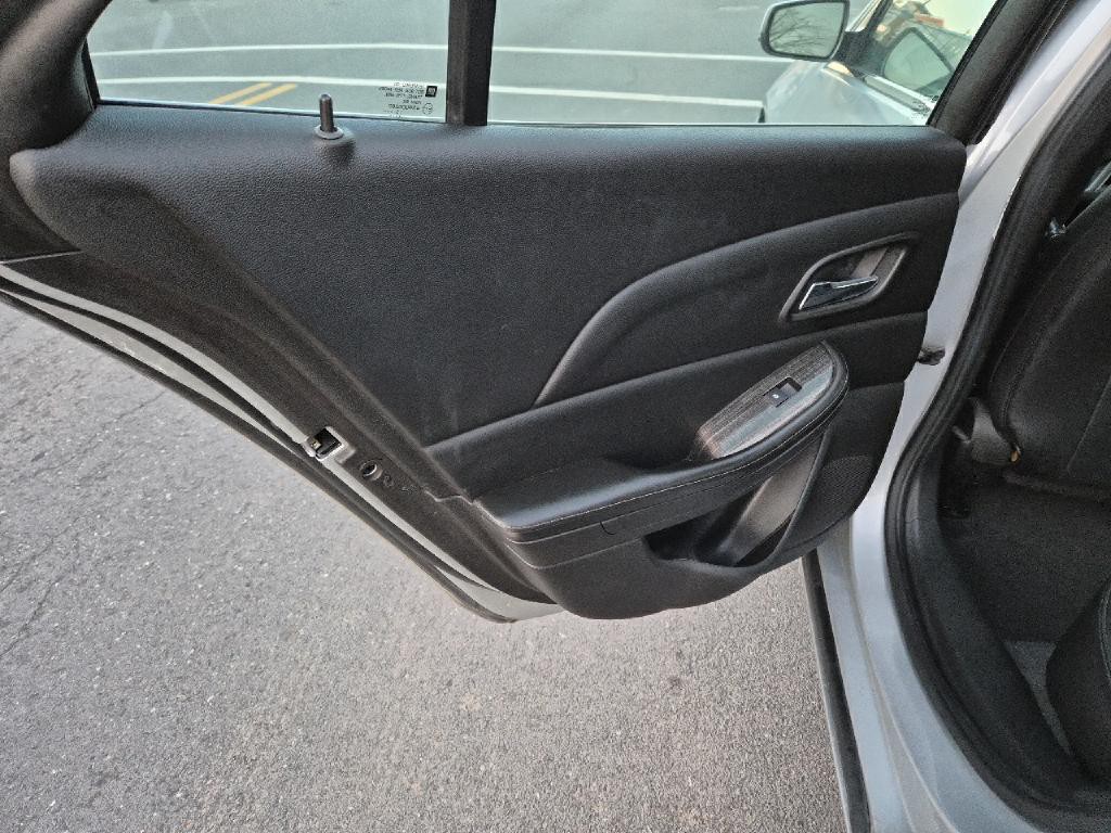 2016 Chevrolet Malibu Image 12