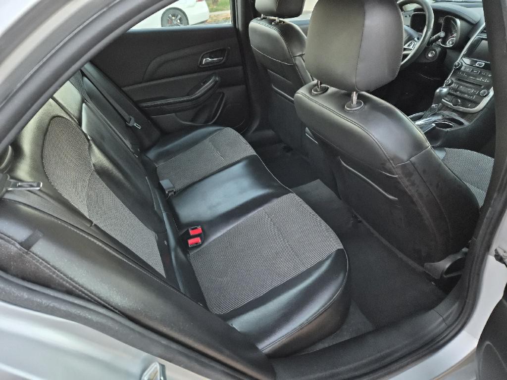 2016 Chevrolet Malibu Image 13