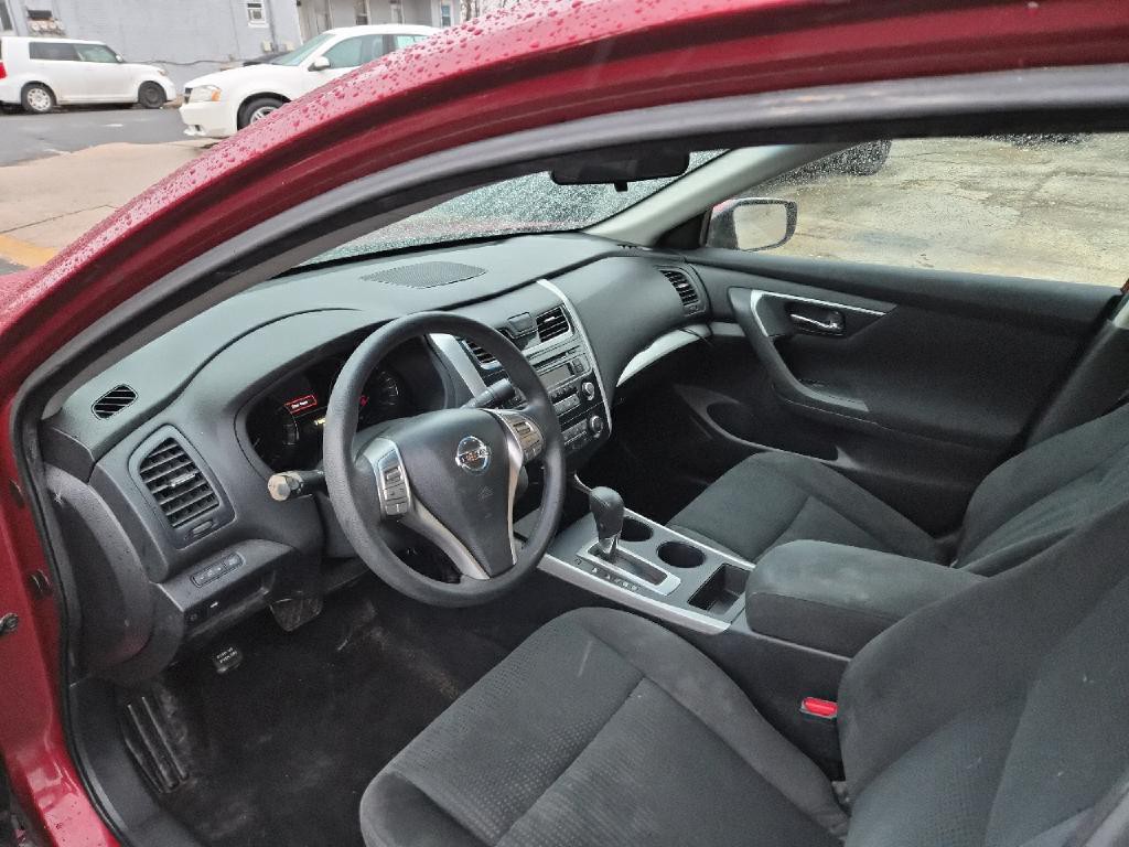 2015 Nissan Altima Image 9