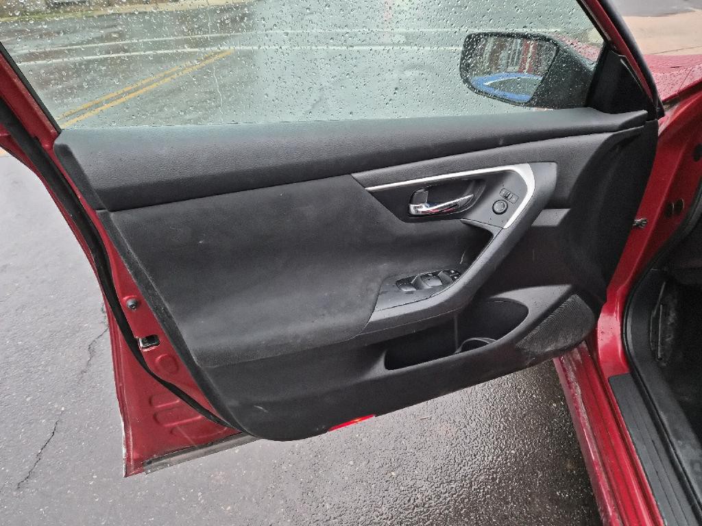 2015 Nissan Altima Image 10