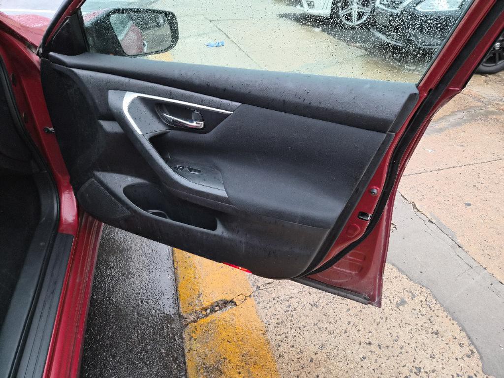 2015 Nissan Altima Image 16