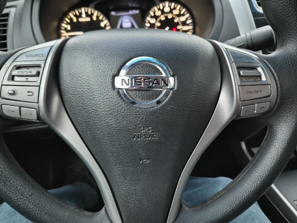 2015 Nissan Altima Image 19