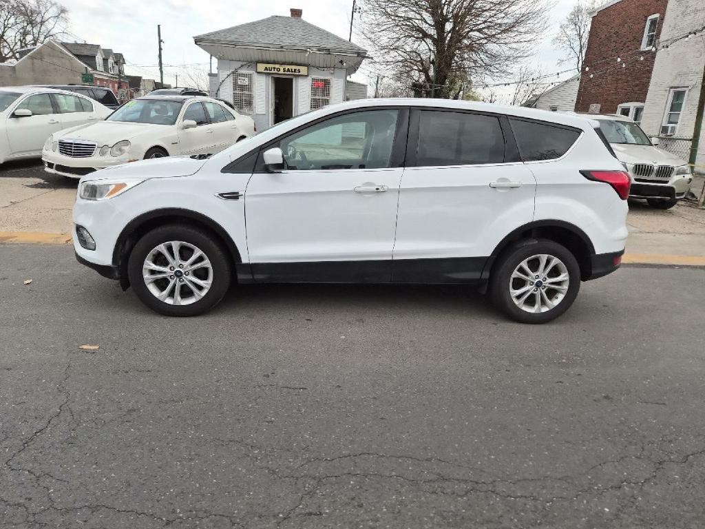 2019 Ford Escape Image 2