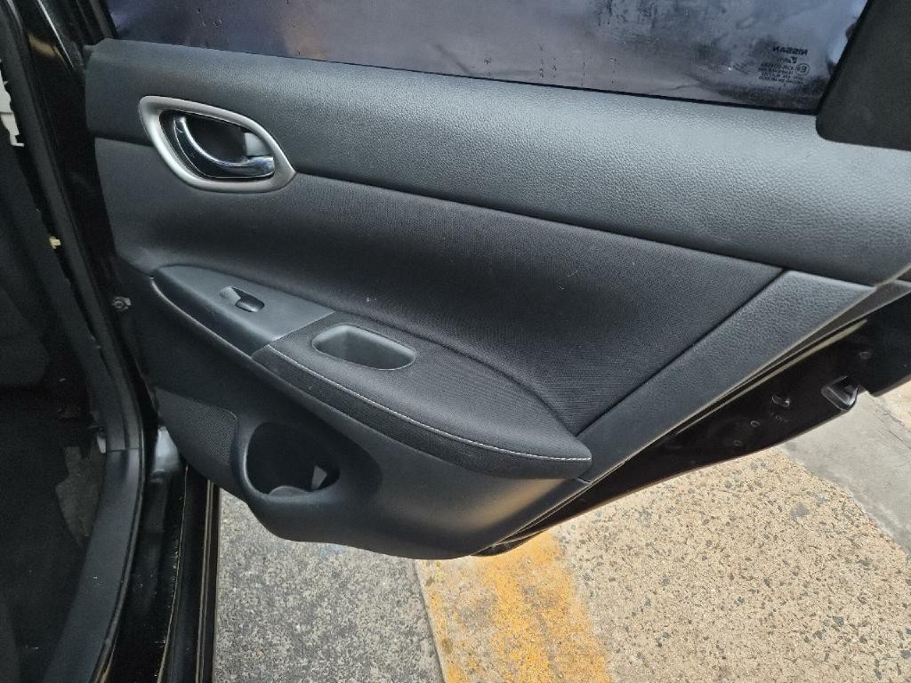 2015 Nissan Sentra Image 14