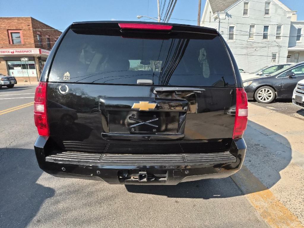 2012 Chevrolet Suburban Image 4