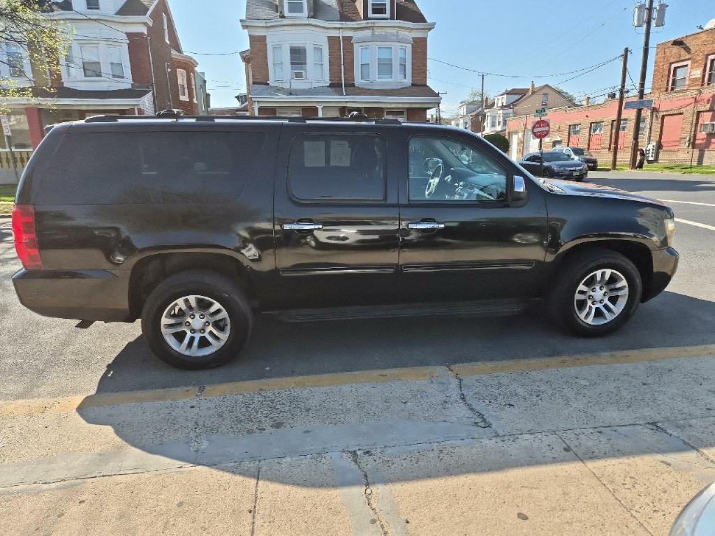 2012 Chevrolet Suburban Image 6