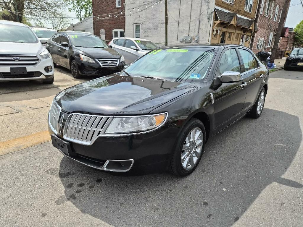 2012 Lincoln MKZ Image 2