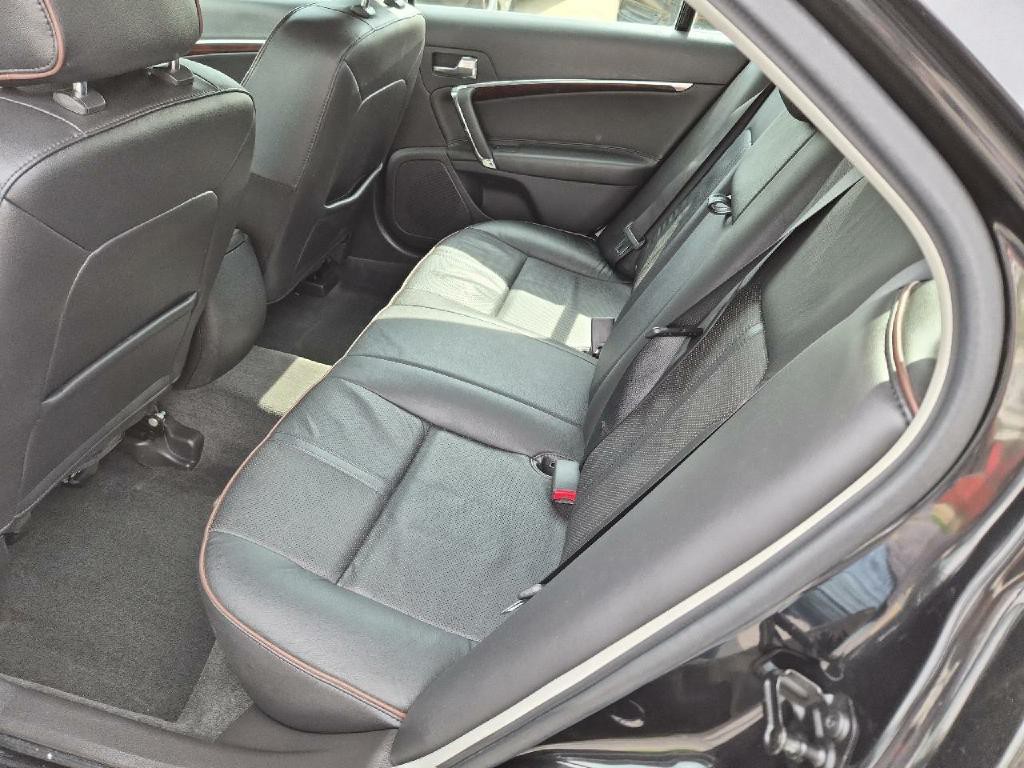 2012 Lincoln MKZ Image 12