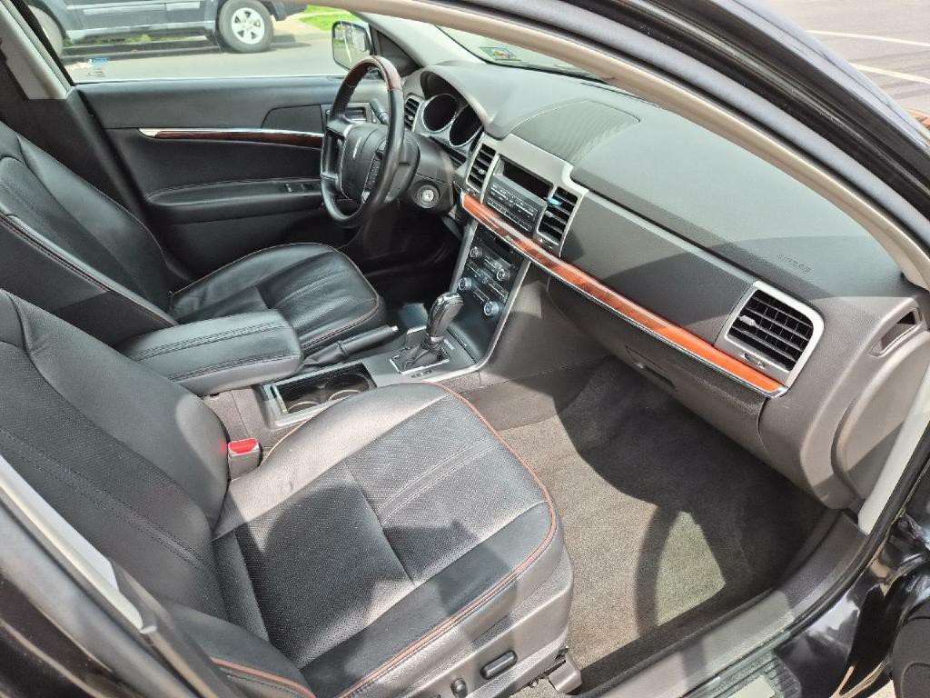 2012 Lincoln MKZ Image 16