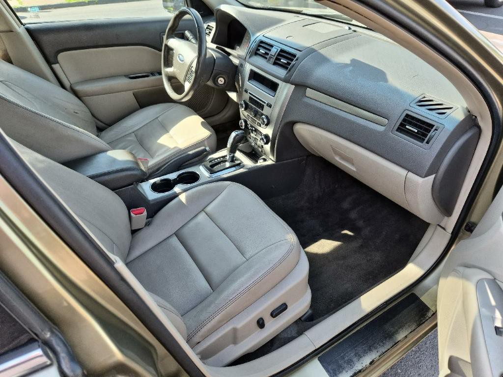 2012 Ford Fusion Image 16