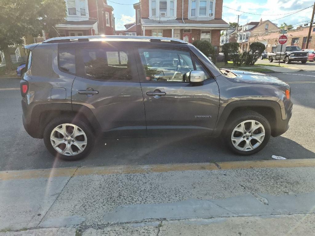 2016 Jeep Renegade Image 6