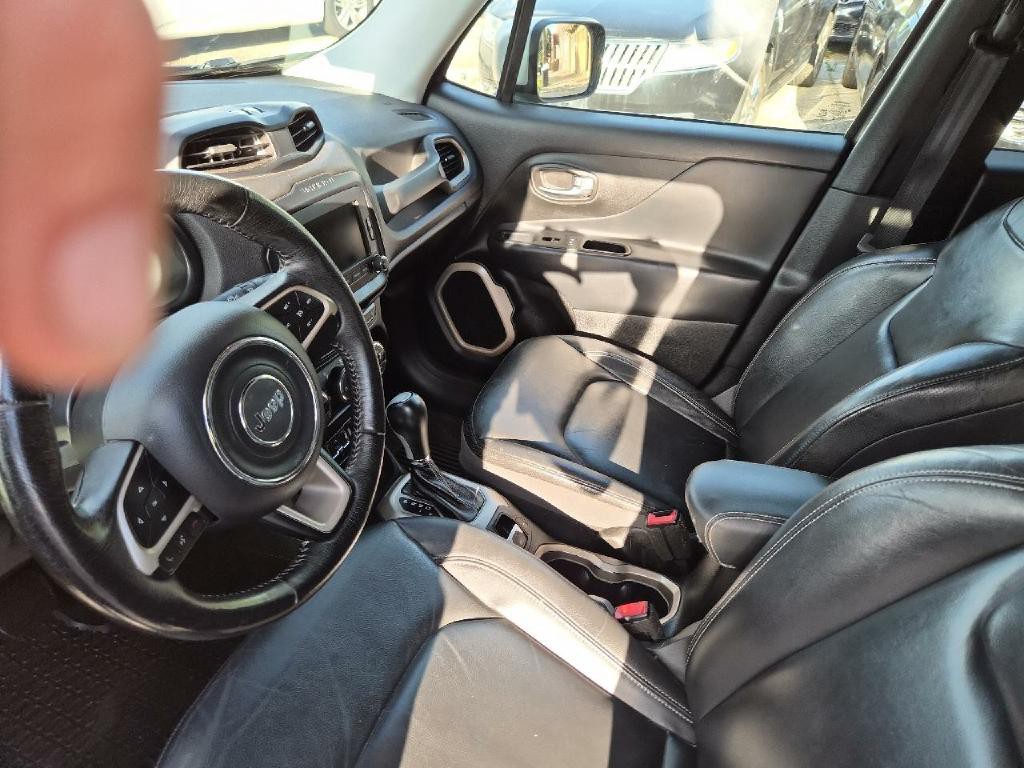 2016 Jeep Renegade Image 9