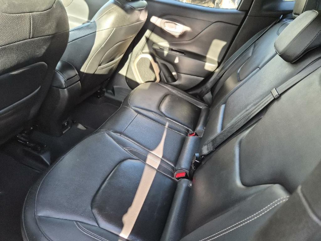 2016 Jeep Renegade Image 11