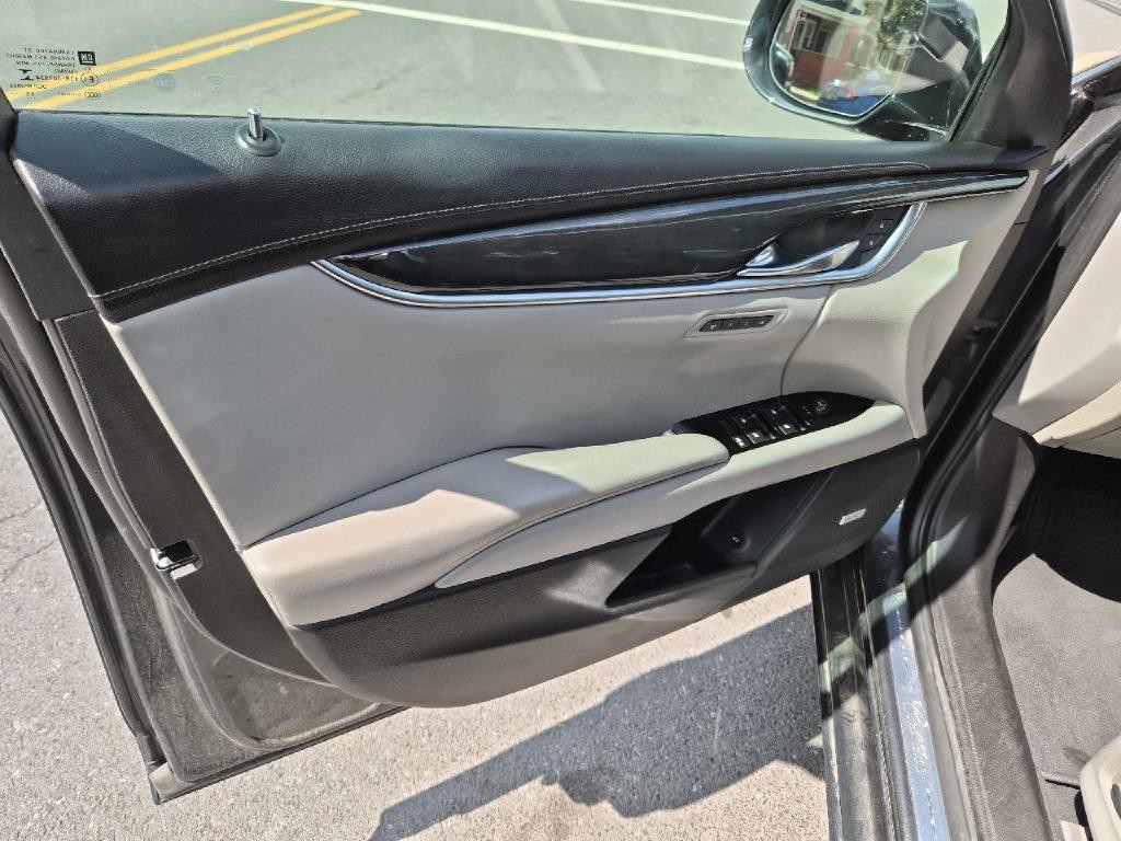 2016 Cadillac XTS Image 10