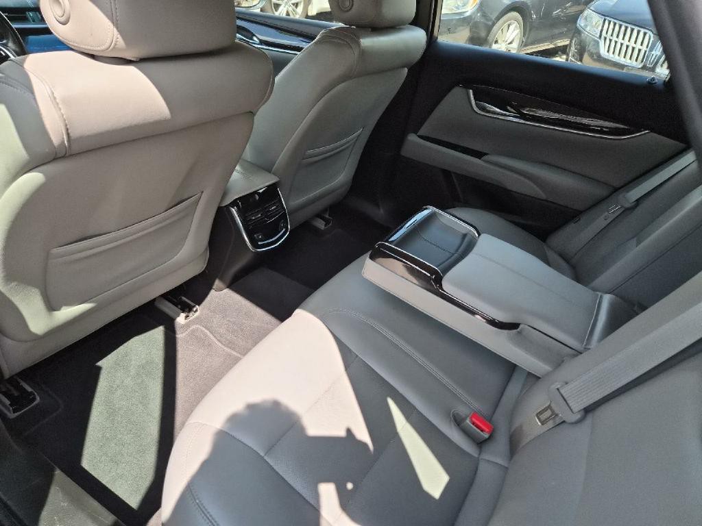 2016 Cadillac XTS Image 11