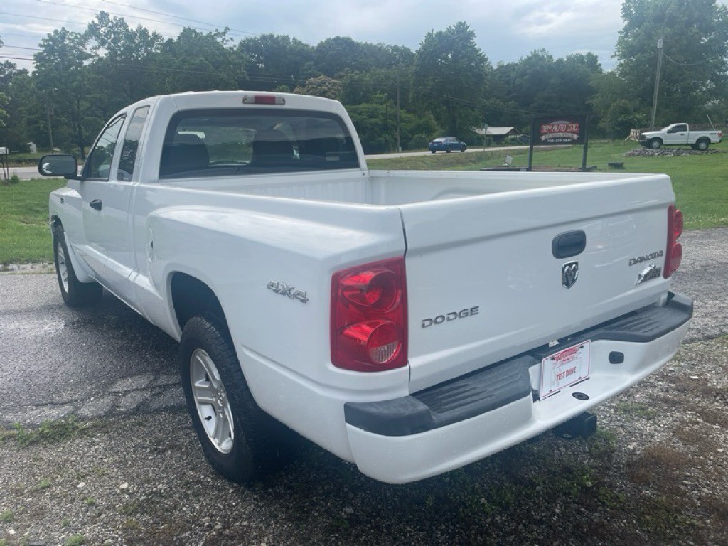 2011 Dodge Dakota Image 6