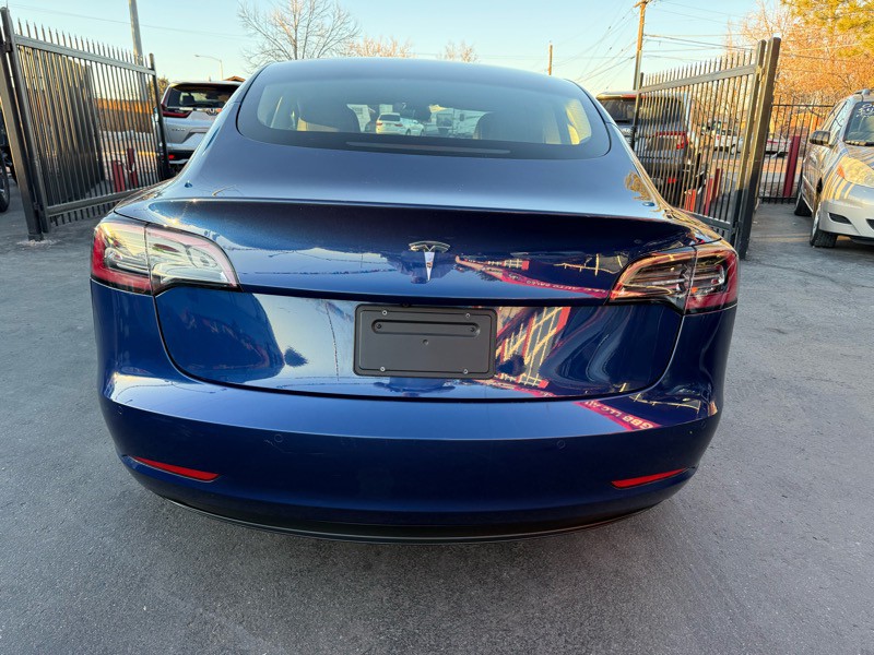 2022 Tesla Model 3 Image 4