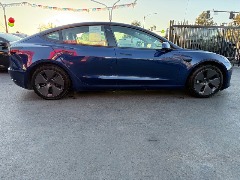 2022 Tesla Model 3 Image 8