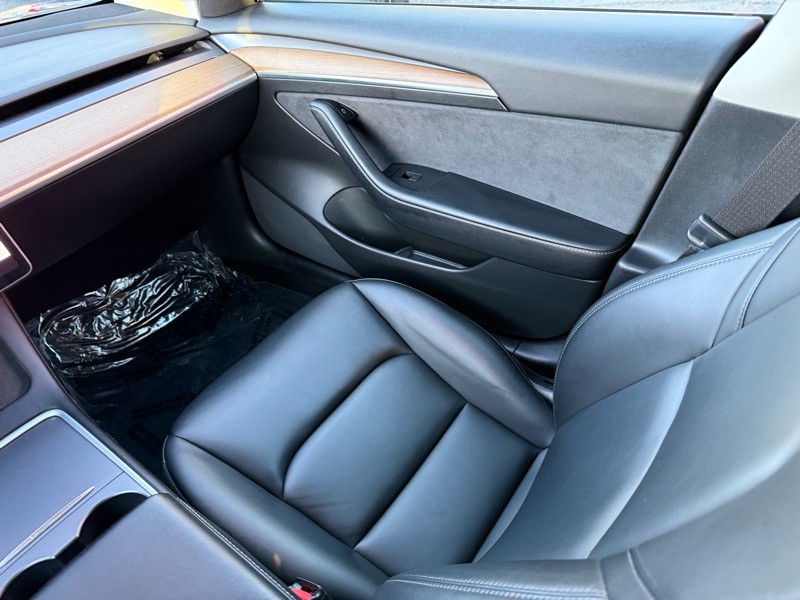 2022 Tesla Model 3 Image 16