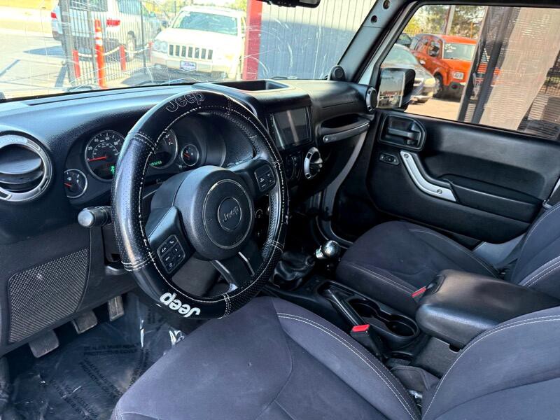 2013 Jeep Wrangler Image 13
