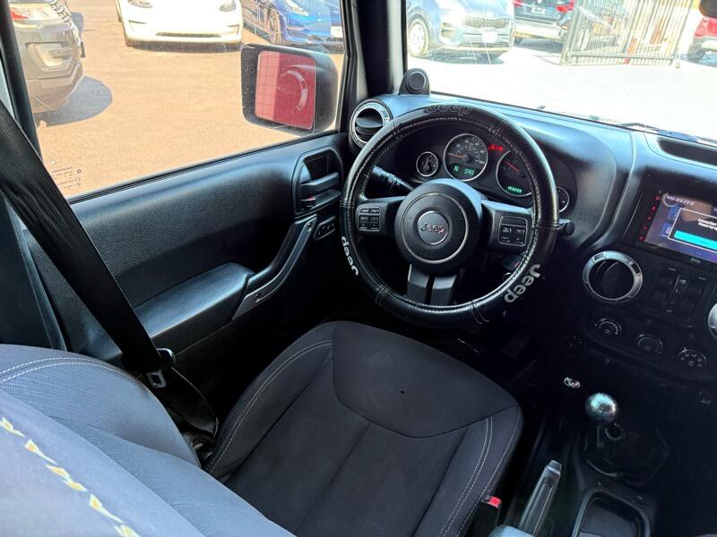 2013 Jeep Wrangler Image 19