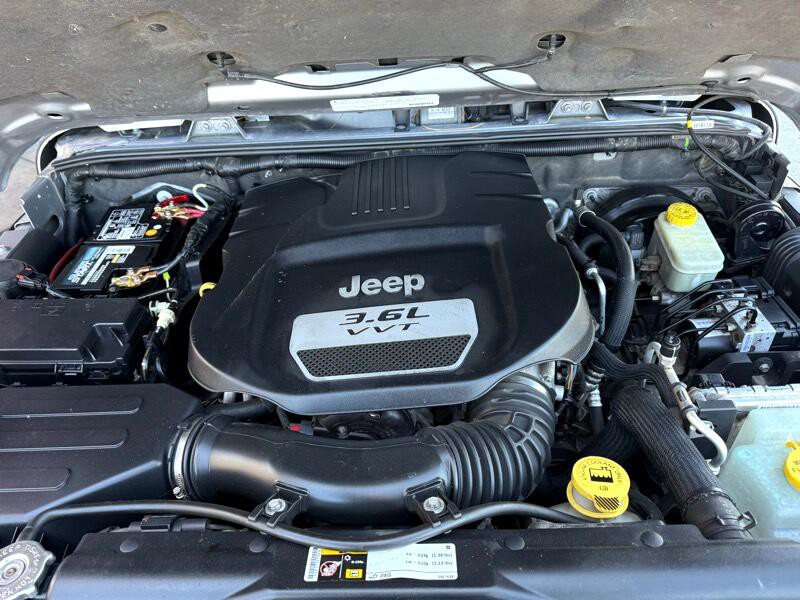 2013 Jeep Wrangler Image 29