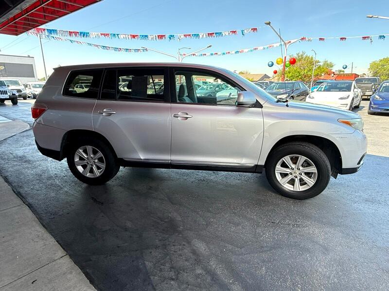 2011 Toyota Highlander Image 8