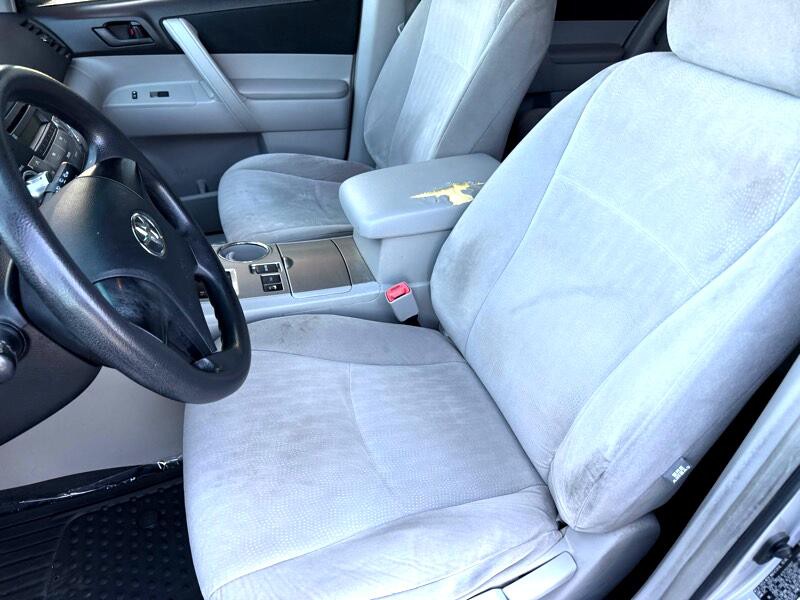 2011 Toyota Highlander Image 13