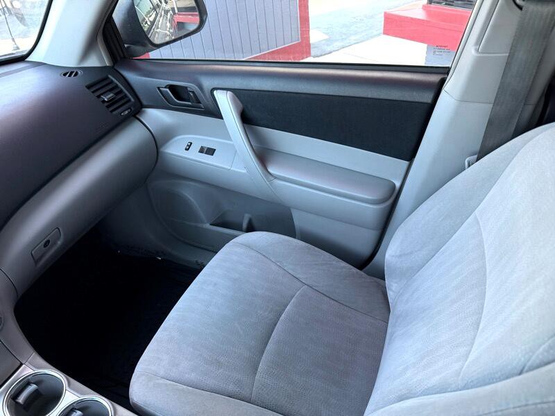 2011 Toyota Highlander Image 16
