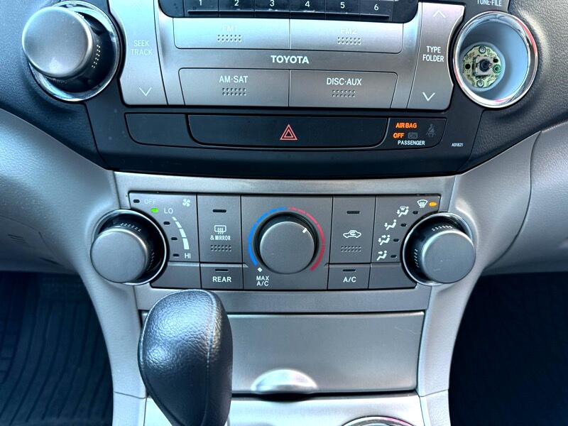 2011 Toyota Highlander Image 18