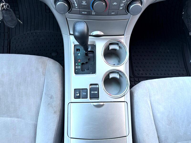 2011 Toyota Highlander Image 19