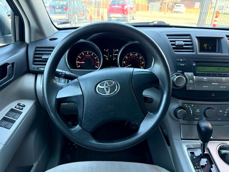 2011 Toyota Highlander Image 22