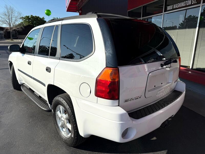 2007 GMC Envoy Image 3