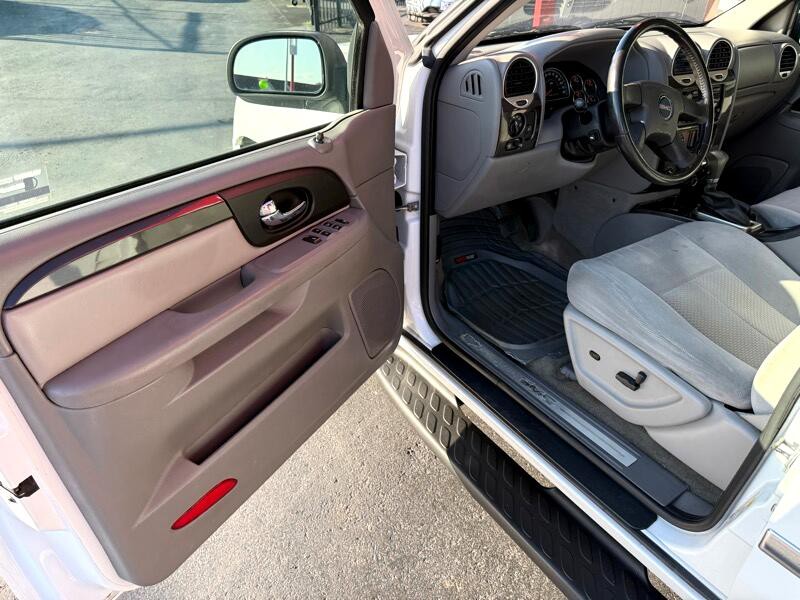 2007 GMC Envoy Image 11
