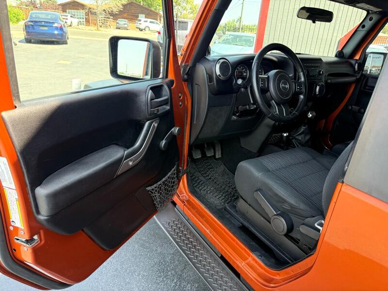 2011 Jeep Wrangler Image 11