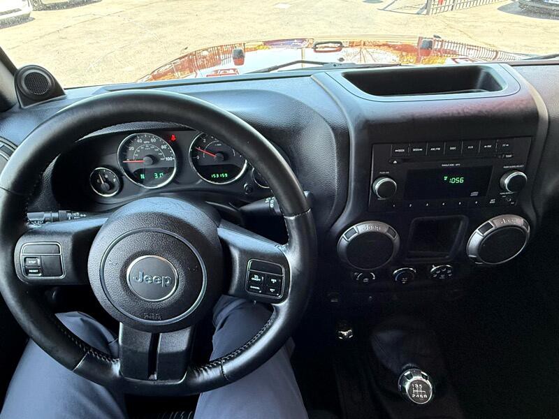 2011 Jeep Wrangler Image 15