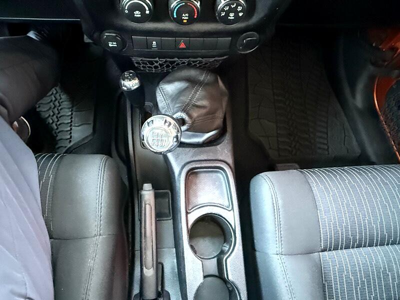 2011 Jeep Wrangler Image 17