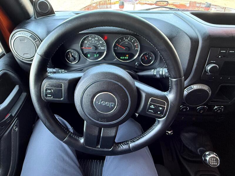 2011 Jeep Wrangler Image 21
