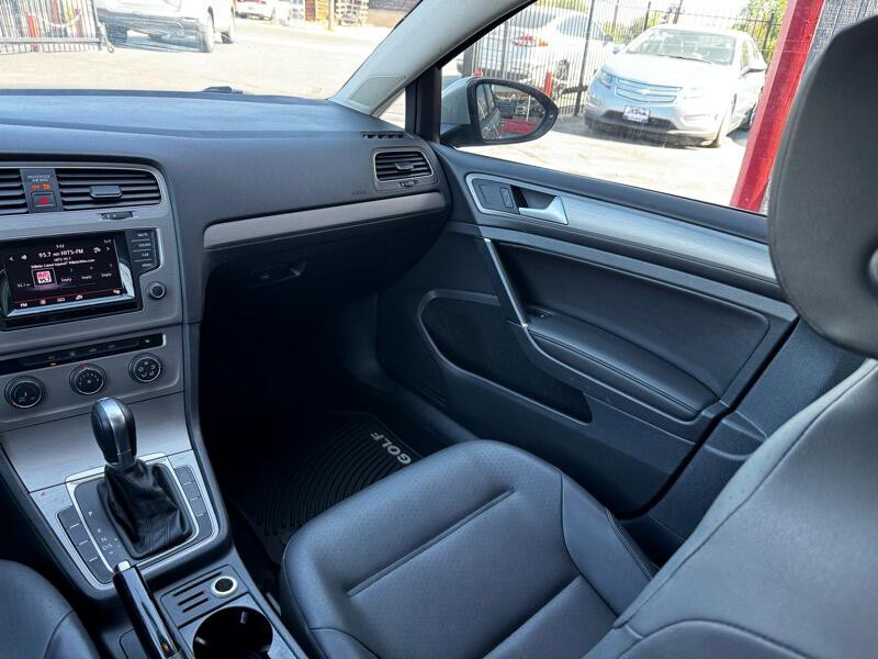 2015 Volkswagen Golf Image 18