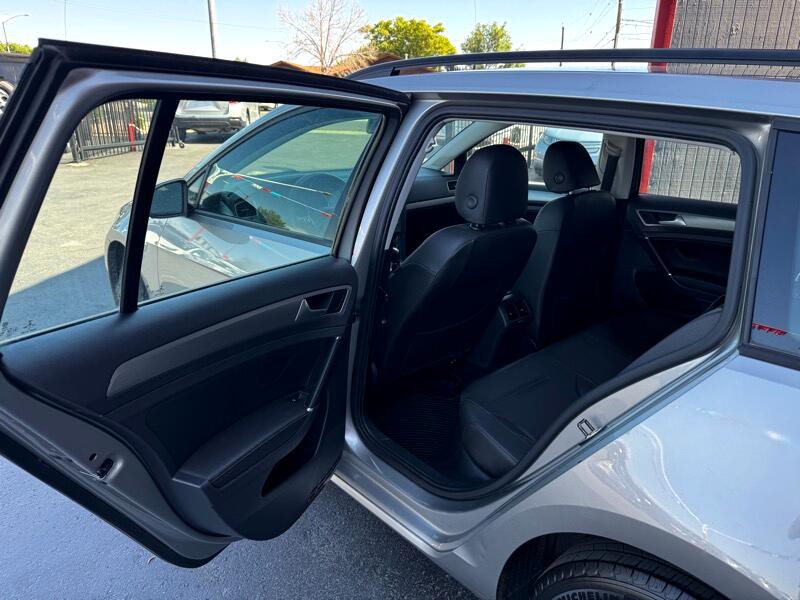 2015 Volkswagen Golf Image 19