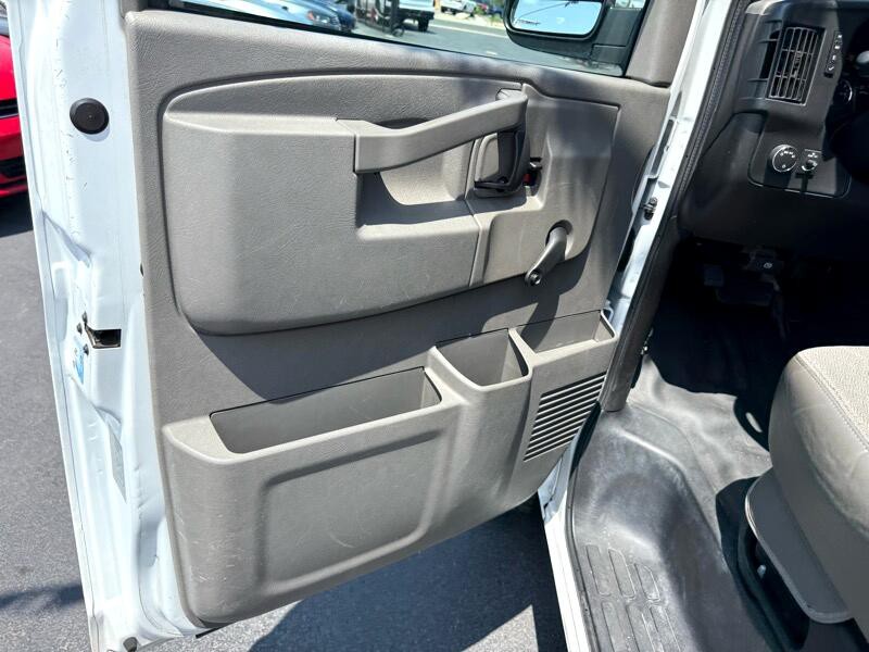 2020 Chevrolet Express Image 16