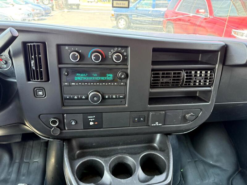 2020 Chevrolet Express Image 20